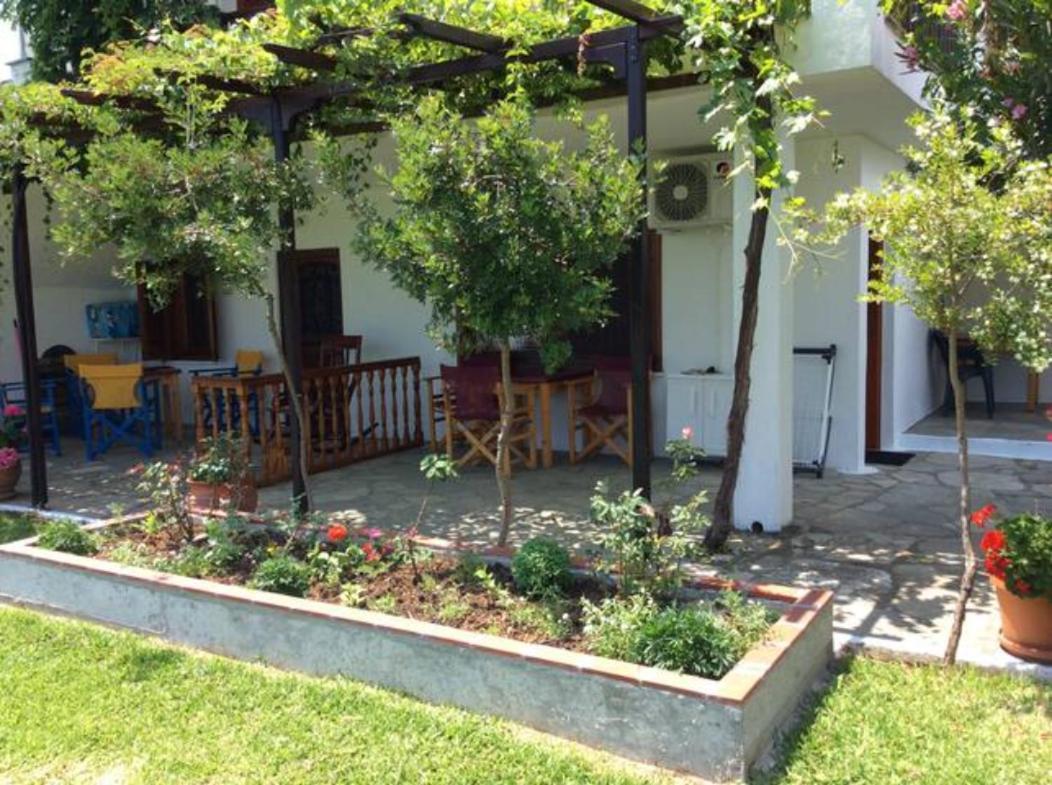 Lila Apartments Vourvourou Exterior foto
